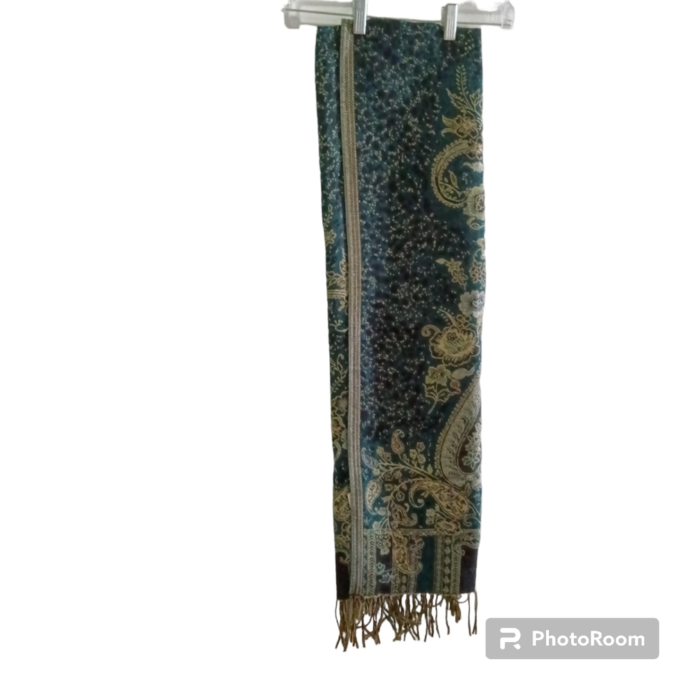 Shawl - Picture 3 of 6